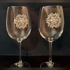 2 The Queens Jewels - Snowflake Jeweled Wines. 20oz